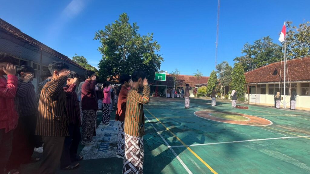 SMAN 1 Samigaluh Laksanakan Upacara Peringatan Hari Jadi DIY ke-271